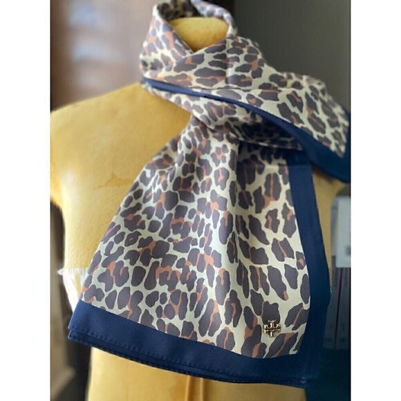 Tory Burch Reva Leopard Double Sided Silk Square Scarf Tory Navy Blue Reversible - Picture 4 of 11